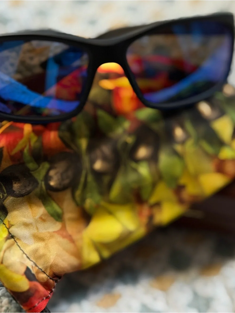 Maui Jim Polarized Sunglasses with Blue Mirror Lenses - Black Frame. Like new.